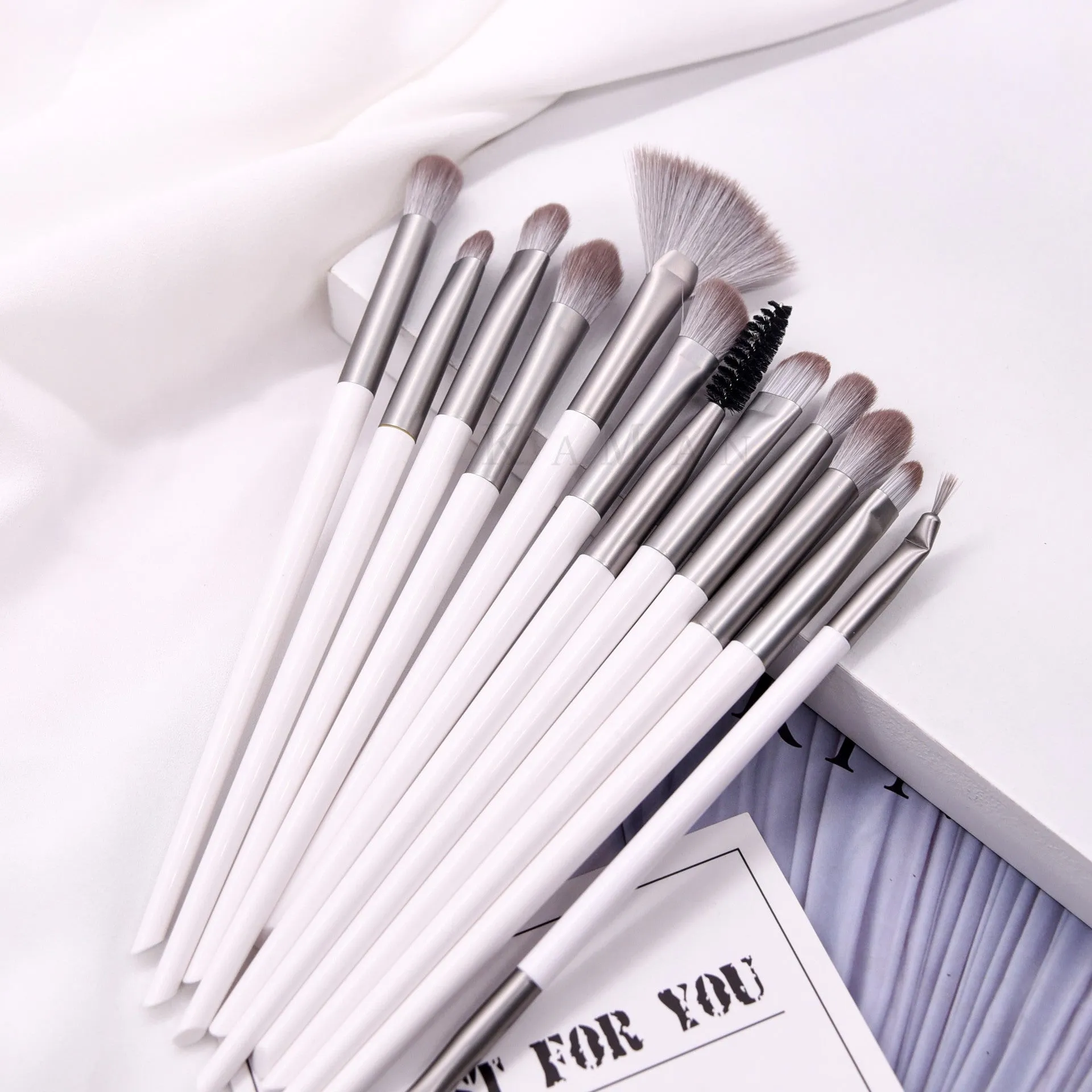 12 Makeup Brushes Set Beauty Tools