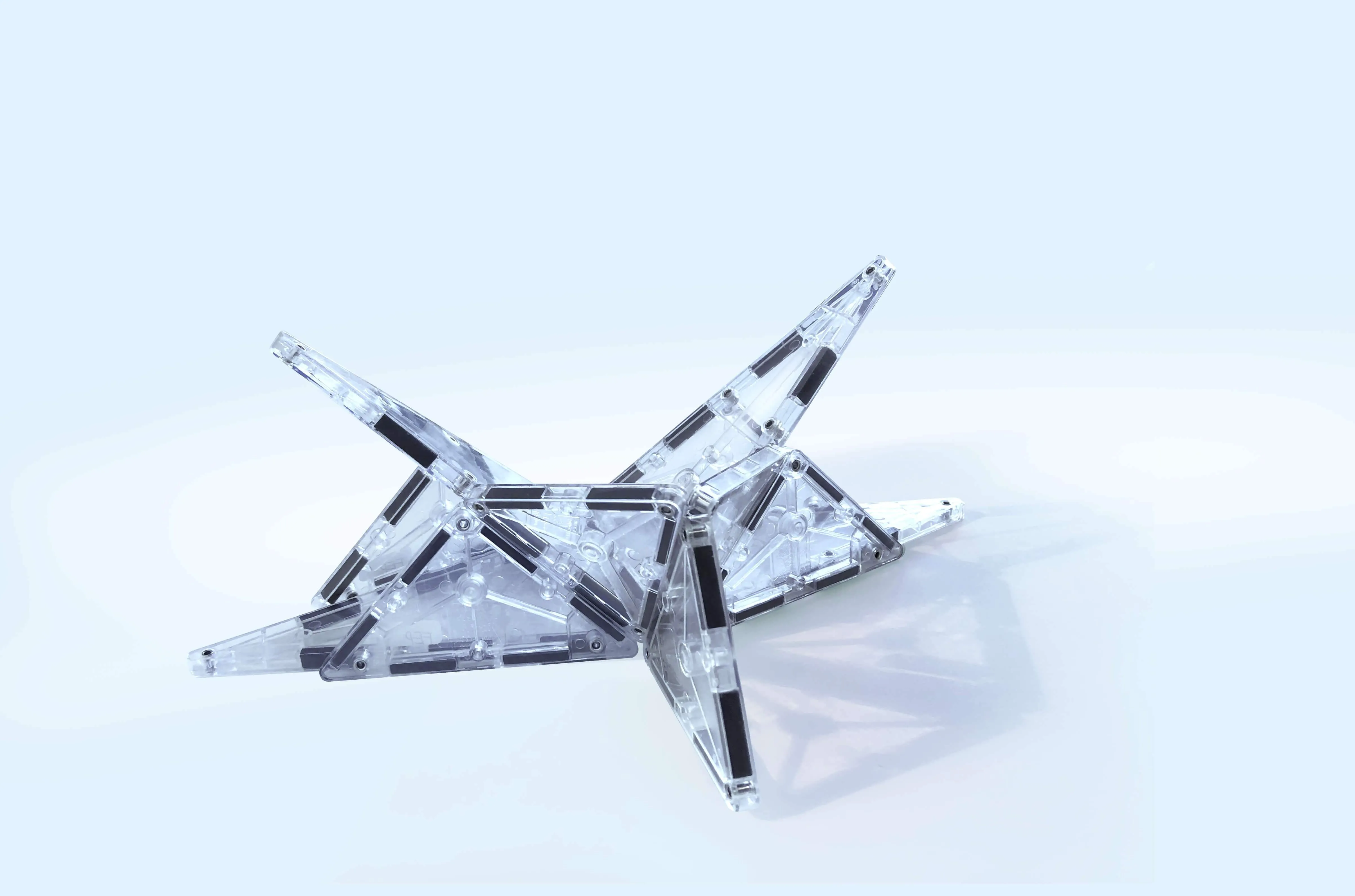 Magna-Tiles Ice 16 Piece Set