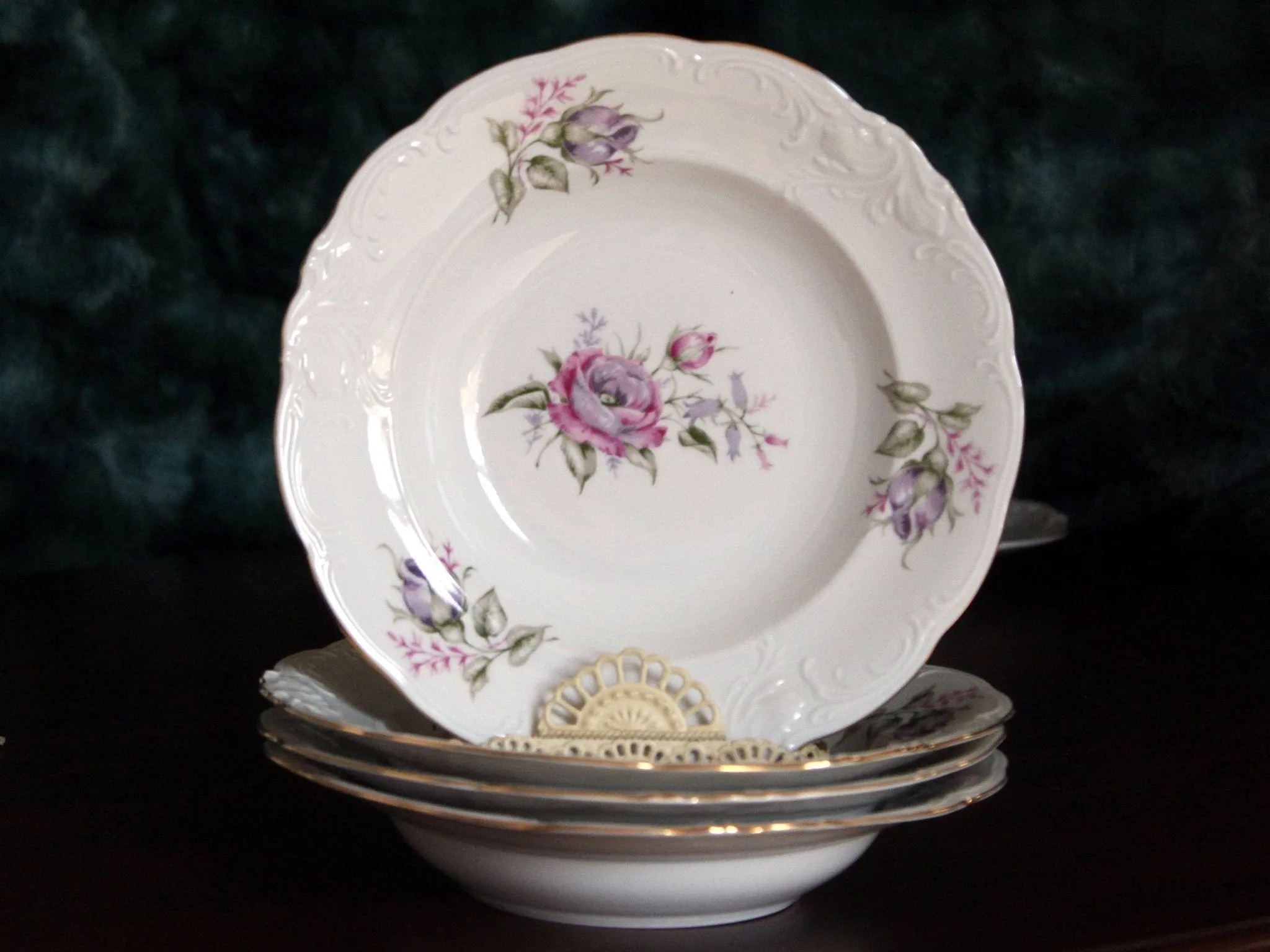 Set of 4 Walbrzych Soup Bowls, Embossed 8in Bowls, Made in Poland